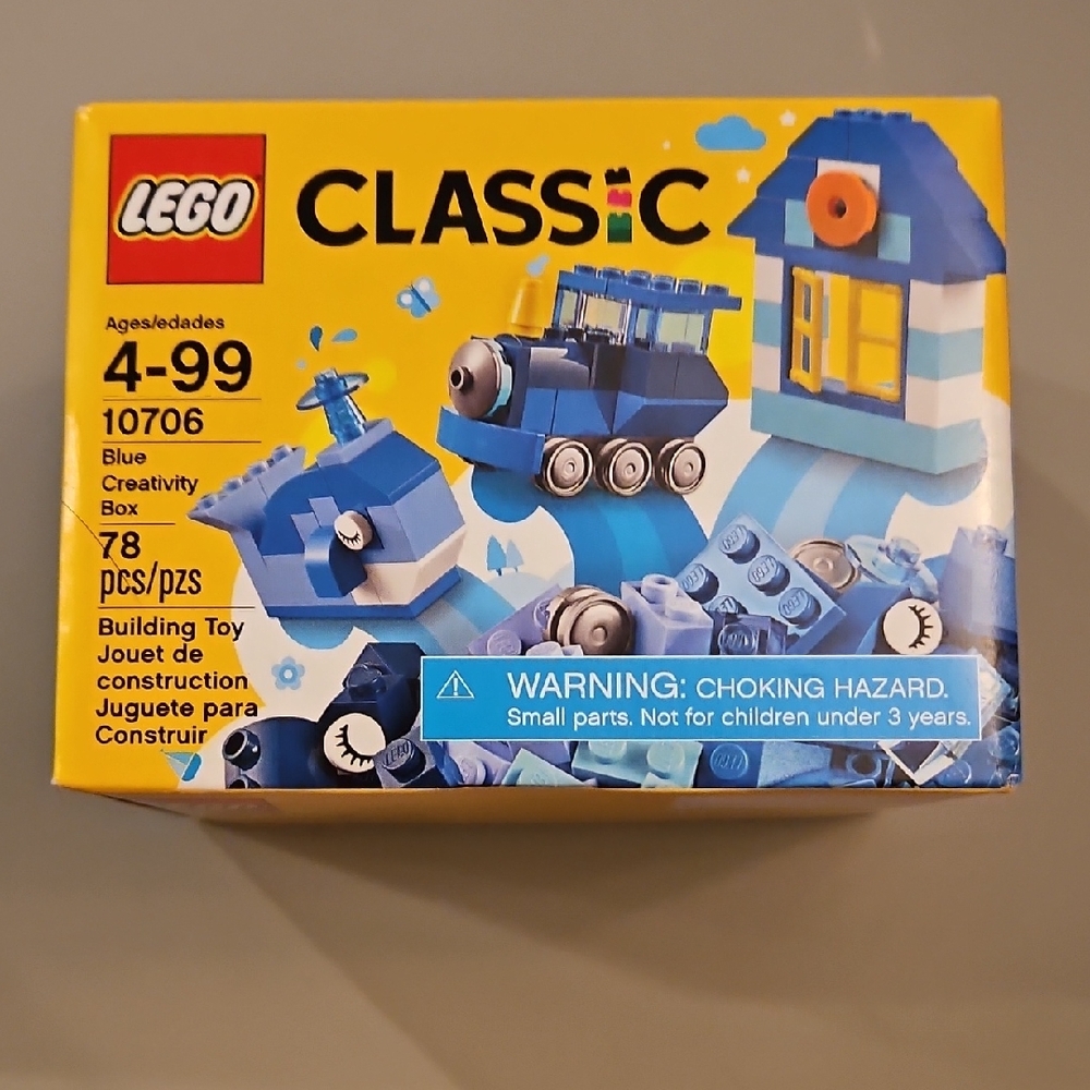 LEGO Classic Blue Building Set